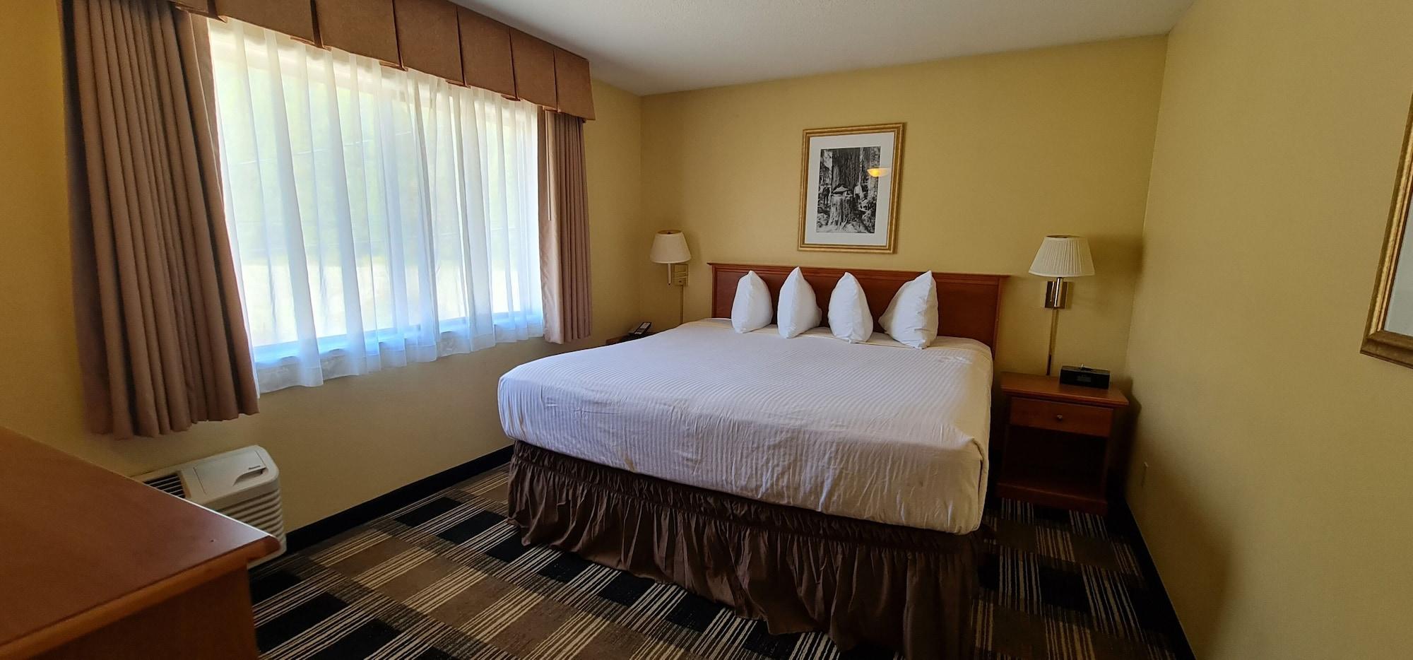Oakridge Inn & Suites Bagian luar foto