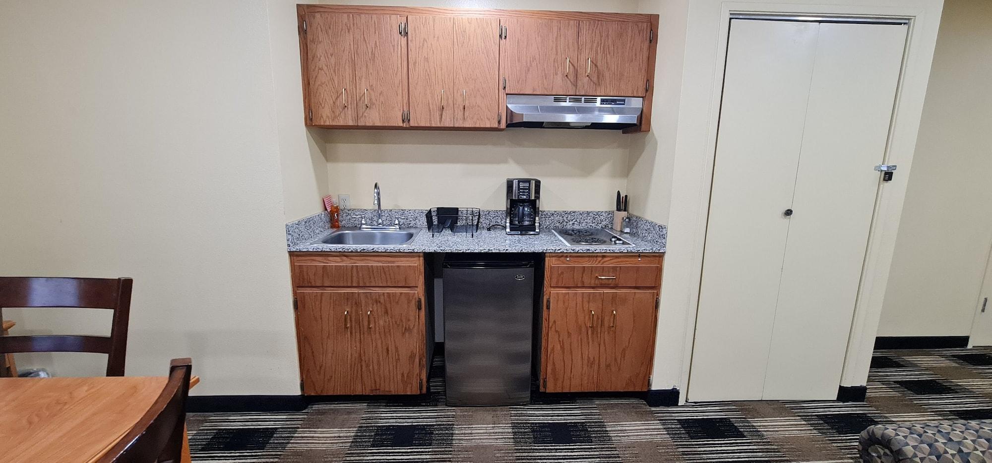 Oakridge Inn & Suites Bagian luar foto