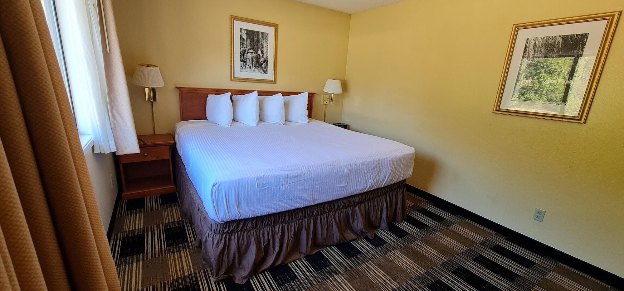 Oakridge Inn & Suites Bagian luar foto