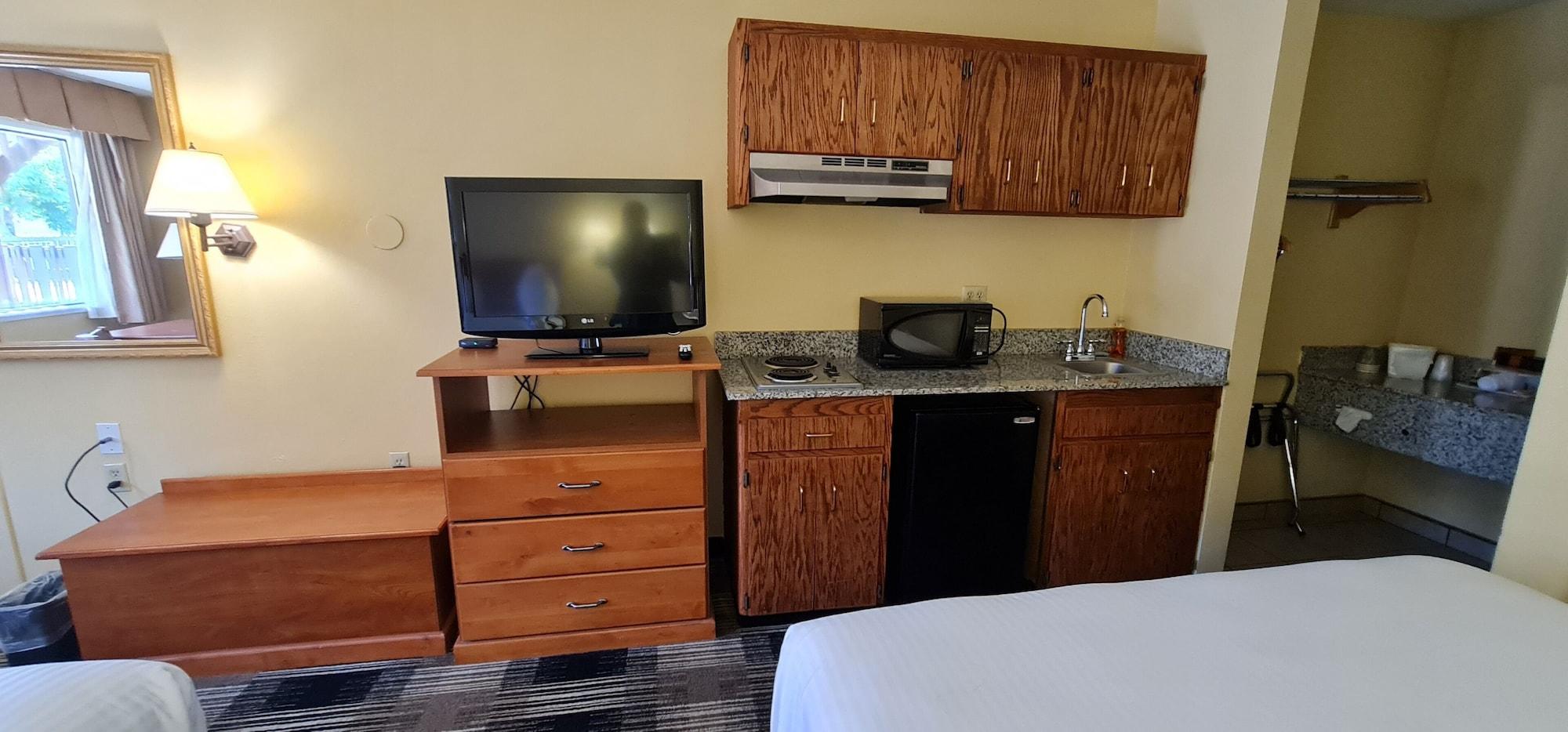 Oakridge Inn & Suites Bagian luar foto
